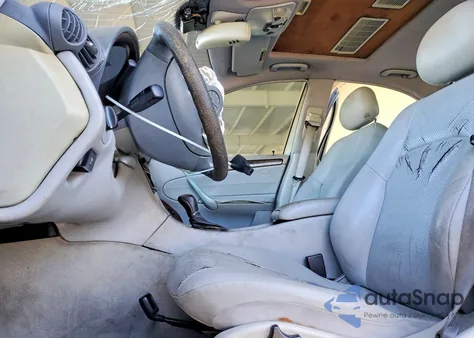 2002 Mercedes-Benz C 240 z USA, uszkodzony, nr VIN WDBRF61J02F149569